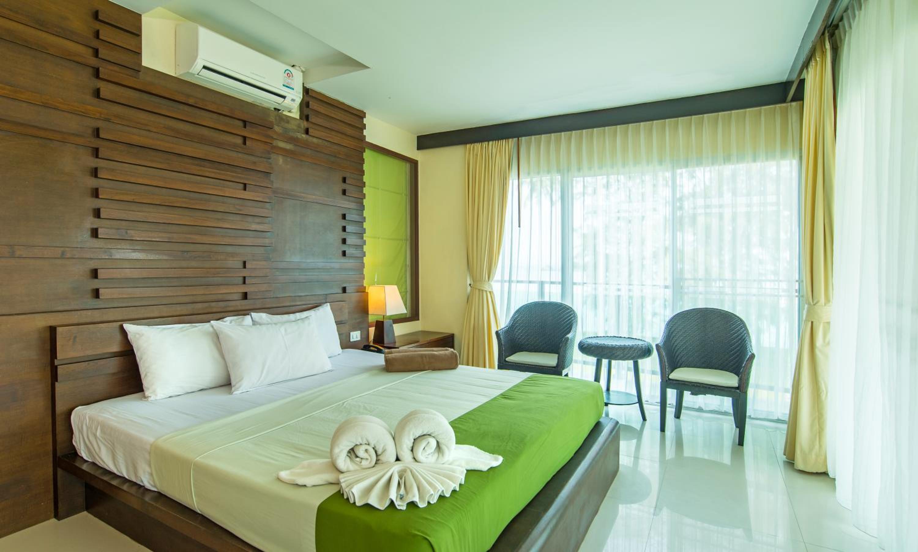 lanta pura beach resort