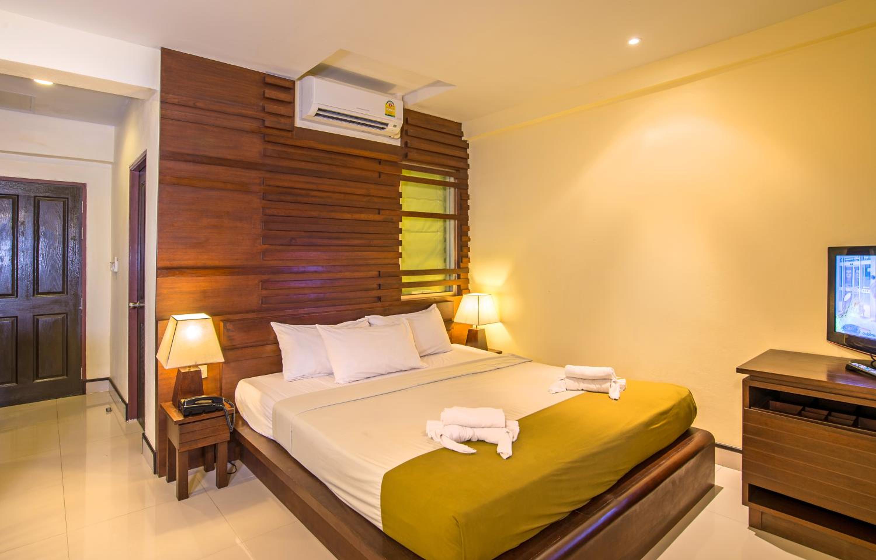 lanta pura beach resort