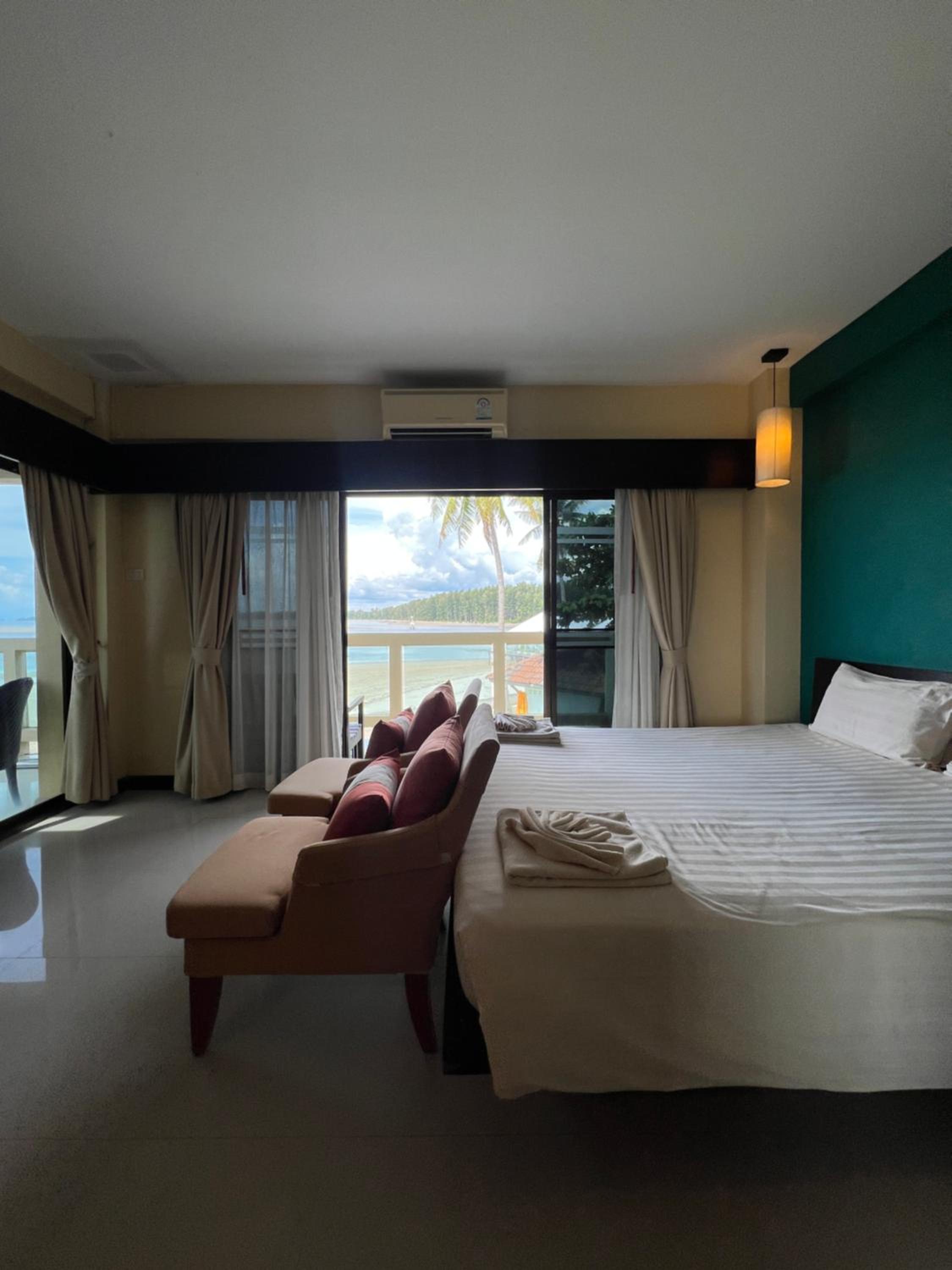 lanta pura beach resort