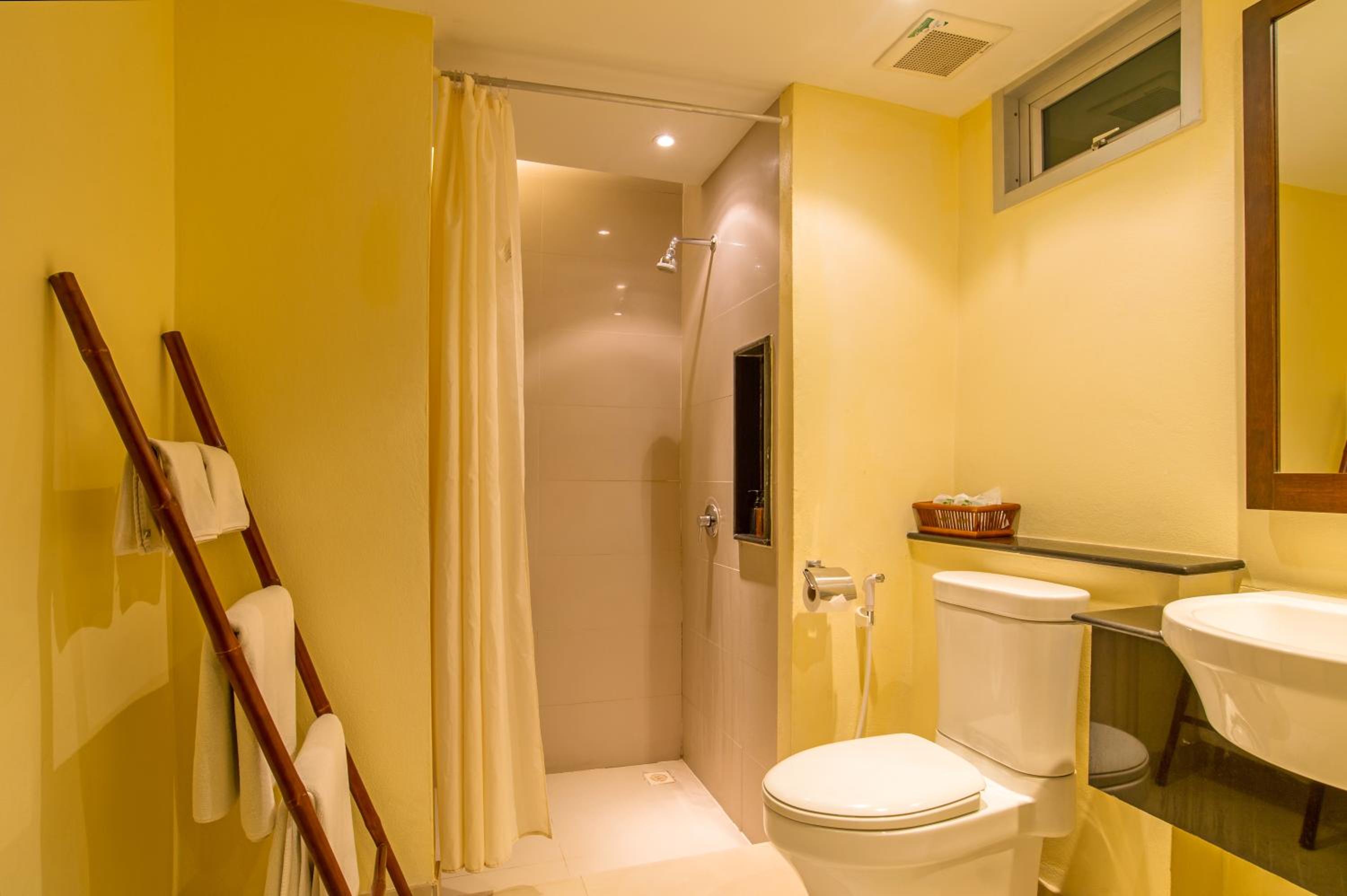 lanta pura beach resort