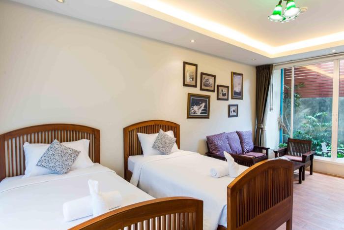 feung nakorn balcony rooms and cafe