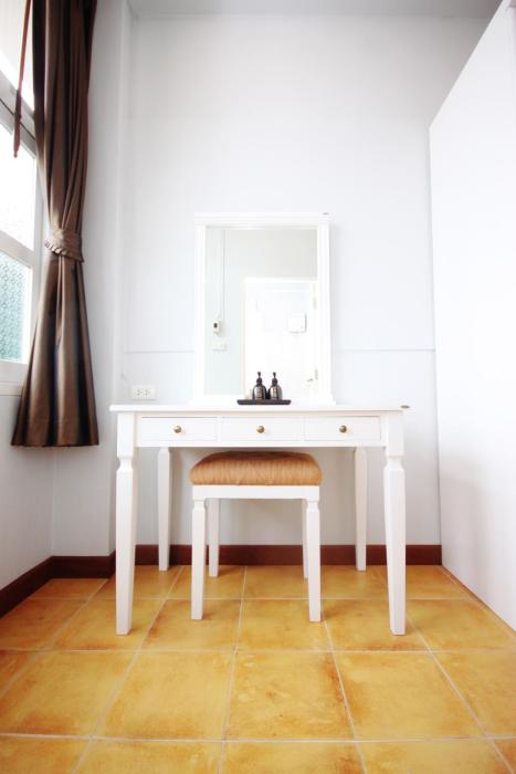 feung nakorn balcony rooms and cafe