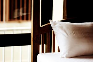 feung nakorn balcony rooms and cafe