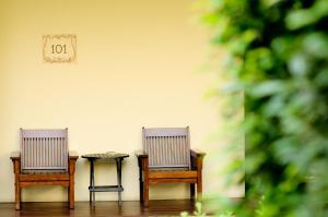 feung nakorn balcony rooms and cafe