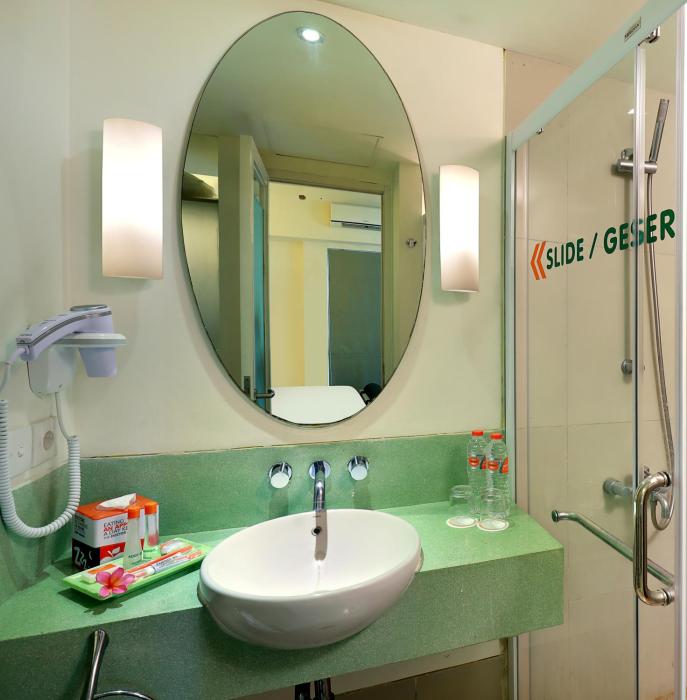 harris hotel and residence sunset road bali