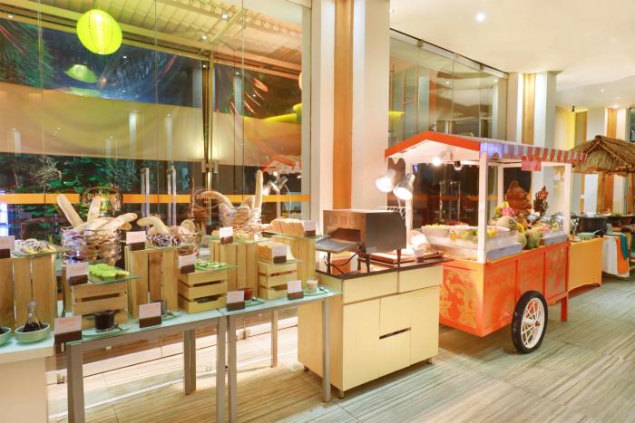 harris hotel and residence sunset road bali