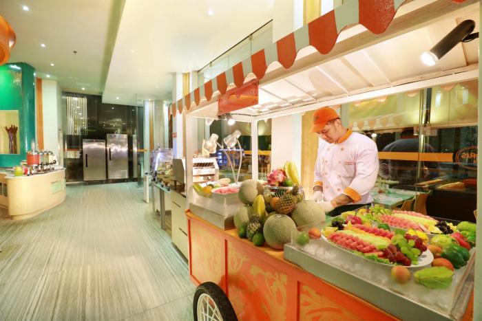 harris hotel and residence sunset road bali