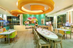 harris hotel and residence sunset road bali