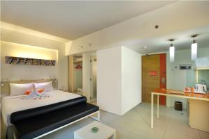 harris hotel and residence sunset road bali