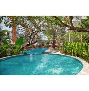 harris hotel and residence sunset road bali