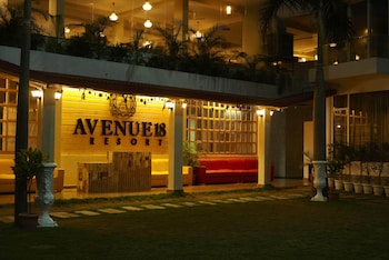 avenue 18 resort