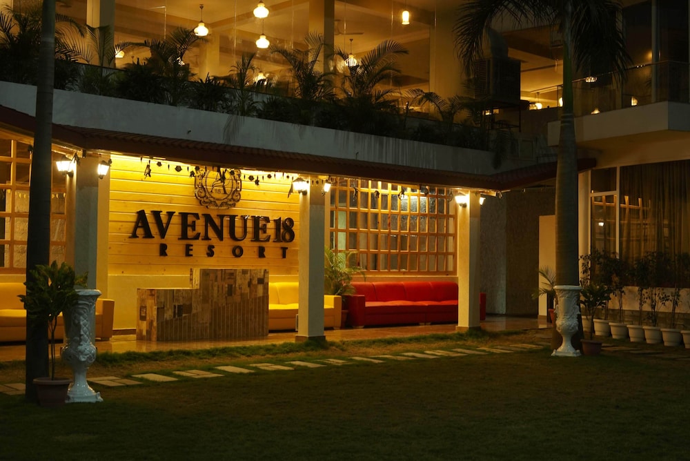 avenue 18 resort