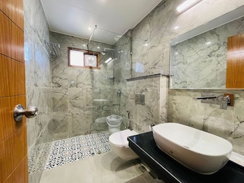 hotel grand legacy prime