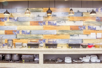 hotel grand legacy prime