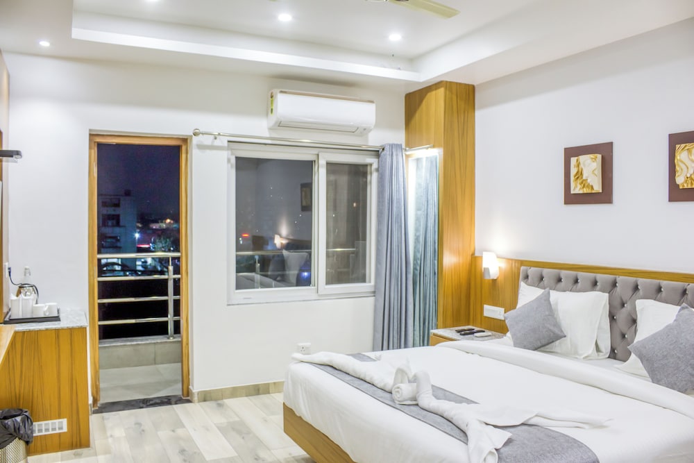 hotel grand legacy prime