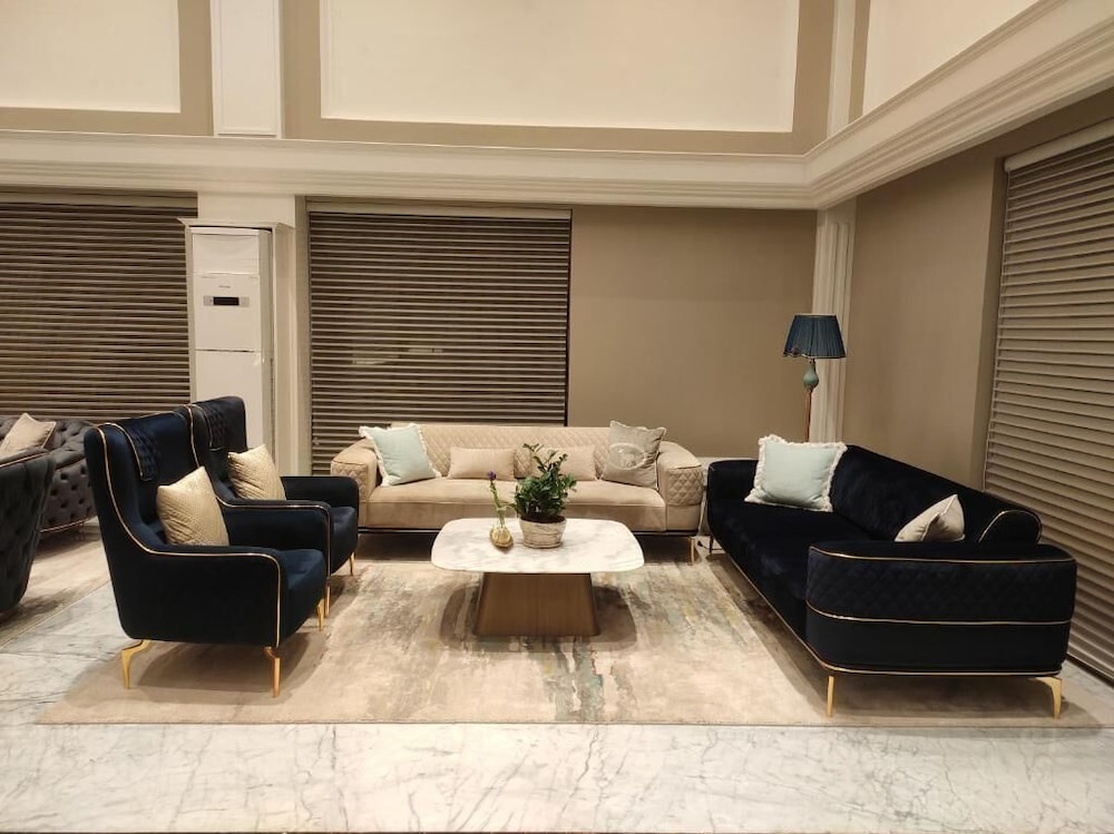 nambiar club bellezea