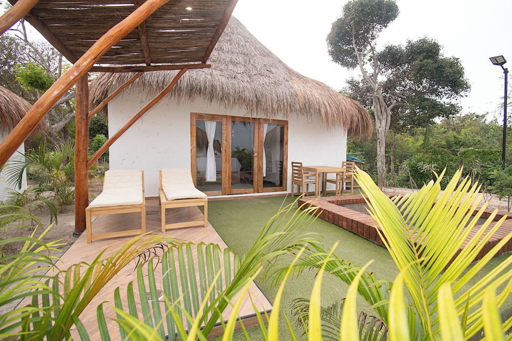 santuario beach hostel