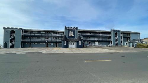 sandcastle beachfront motel