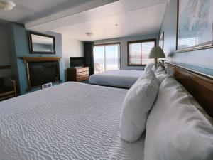 sandcastle beachfront motel