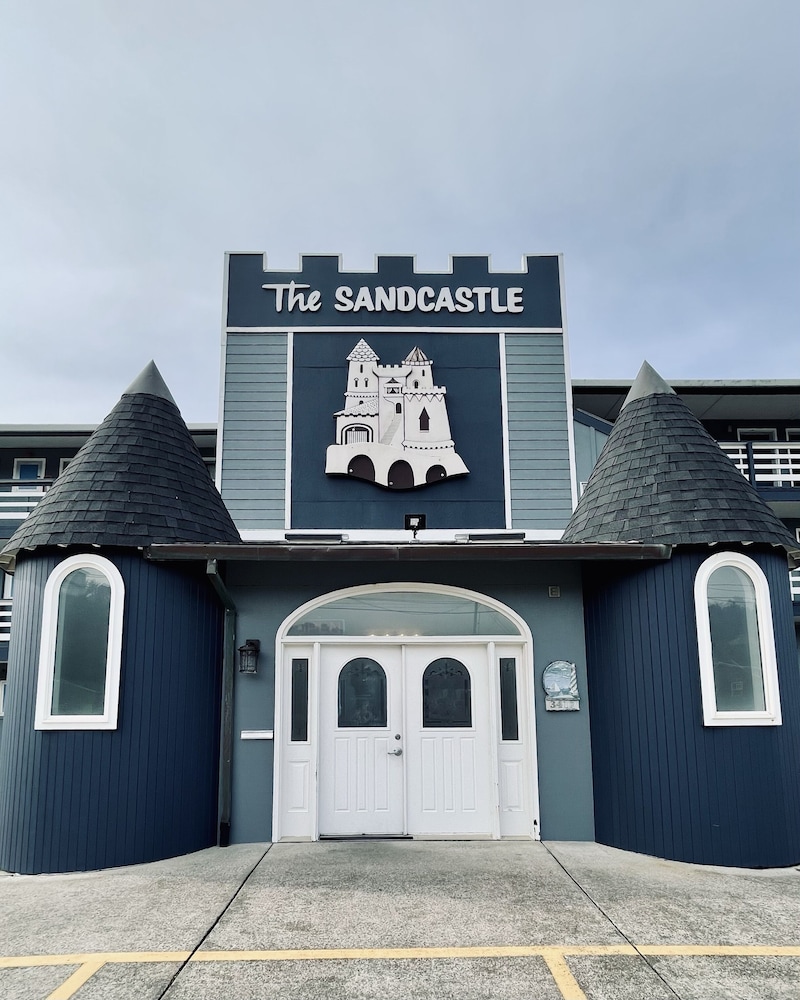 sandcastle beachfront motel