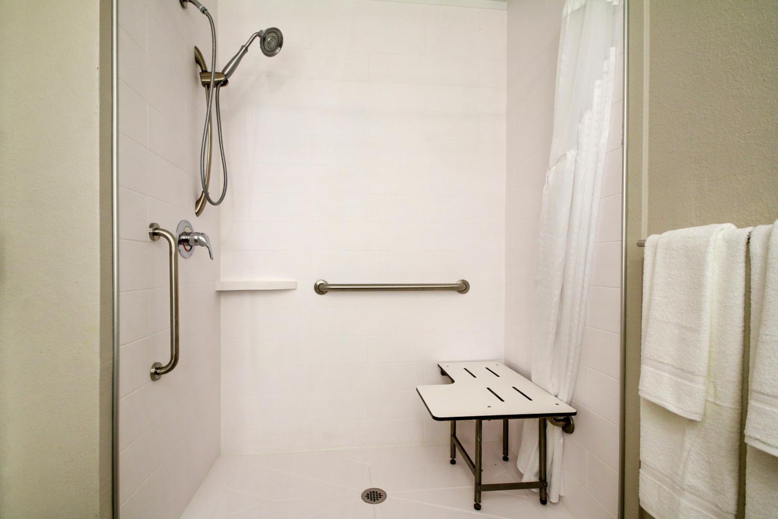 holiday inn express hotel and suites live oak by ihg