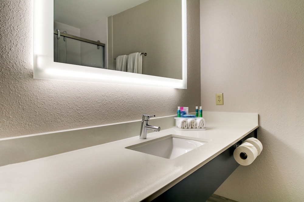 holiday inn express hotel and suites live oak by ihg
