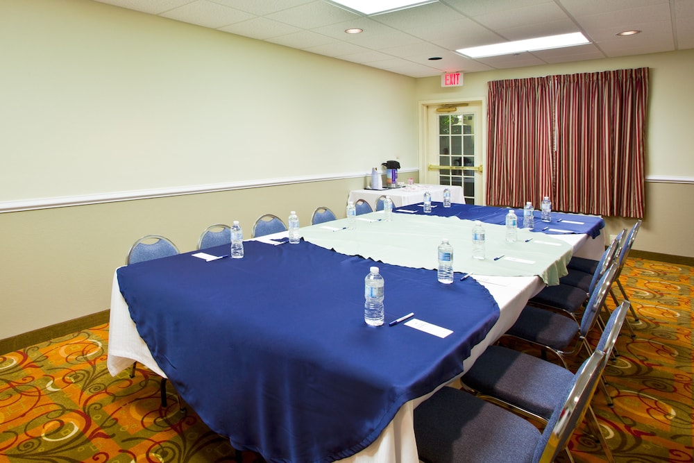 holiday inn express hotel and suites live oak by ihg