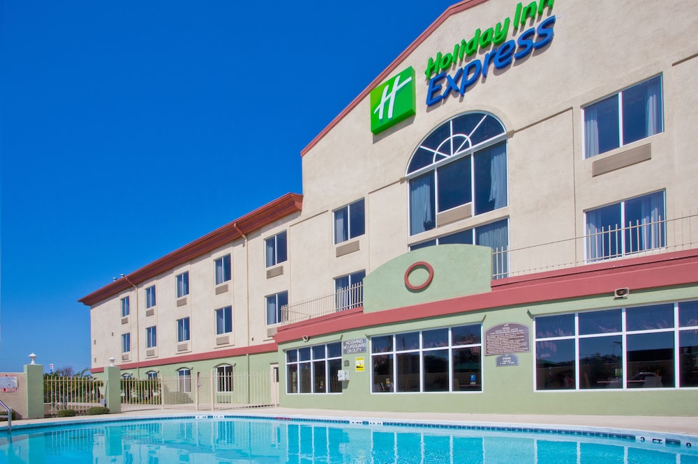 holiday inn express hotel and suites live oak by ihg