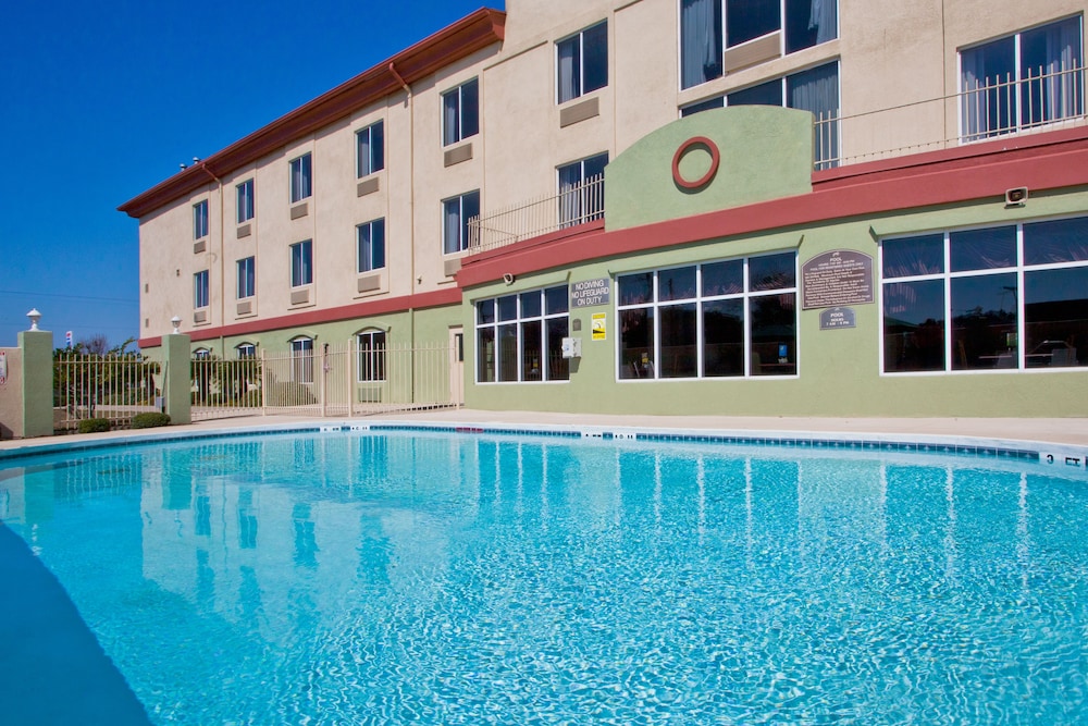 holiday inn express hotel and suites live oak by ihg