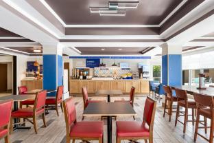 holiday inn express hotel and suites live oak by ihg