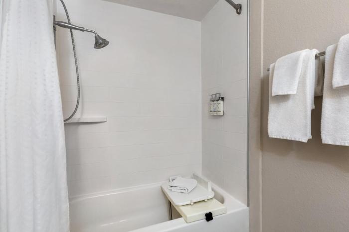 holiday inn express hotel and suites live oak by ihg