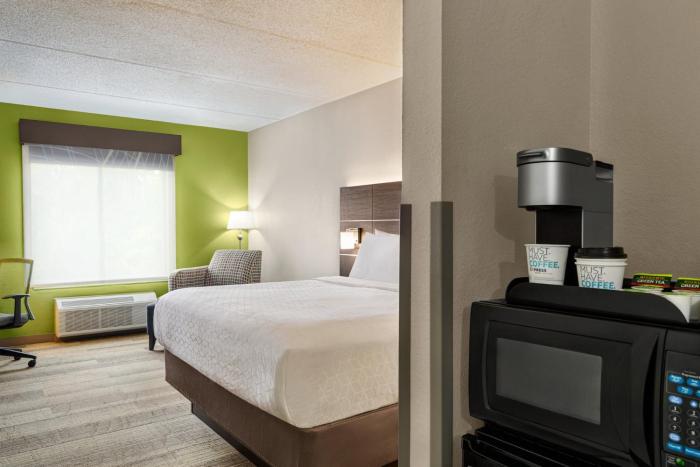 holiday inn express hotel and suites live oak by ihg