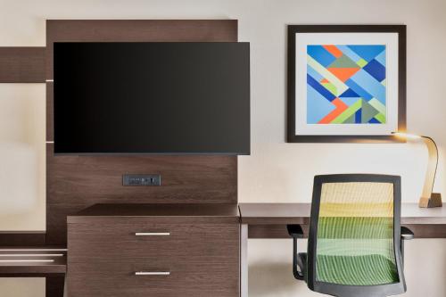 holiday inn express hotel and suites live oak by ihg