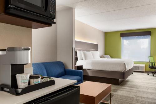 holiday inn express hotel and suites live oak by ihg