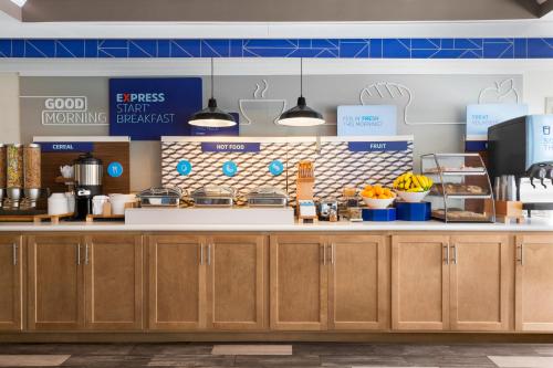 holiday inn express hotel and suites live oak by ihg