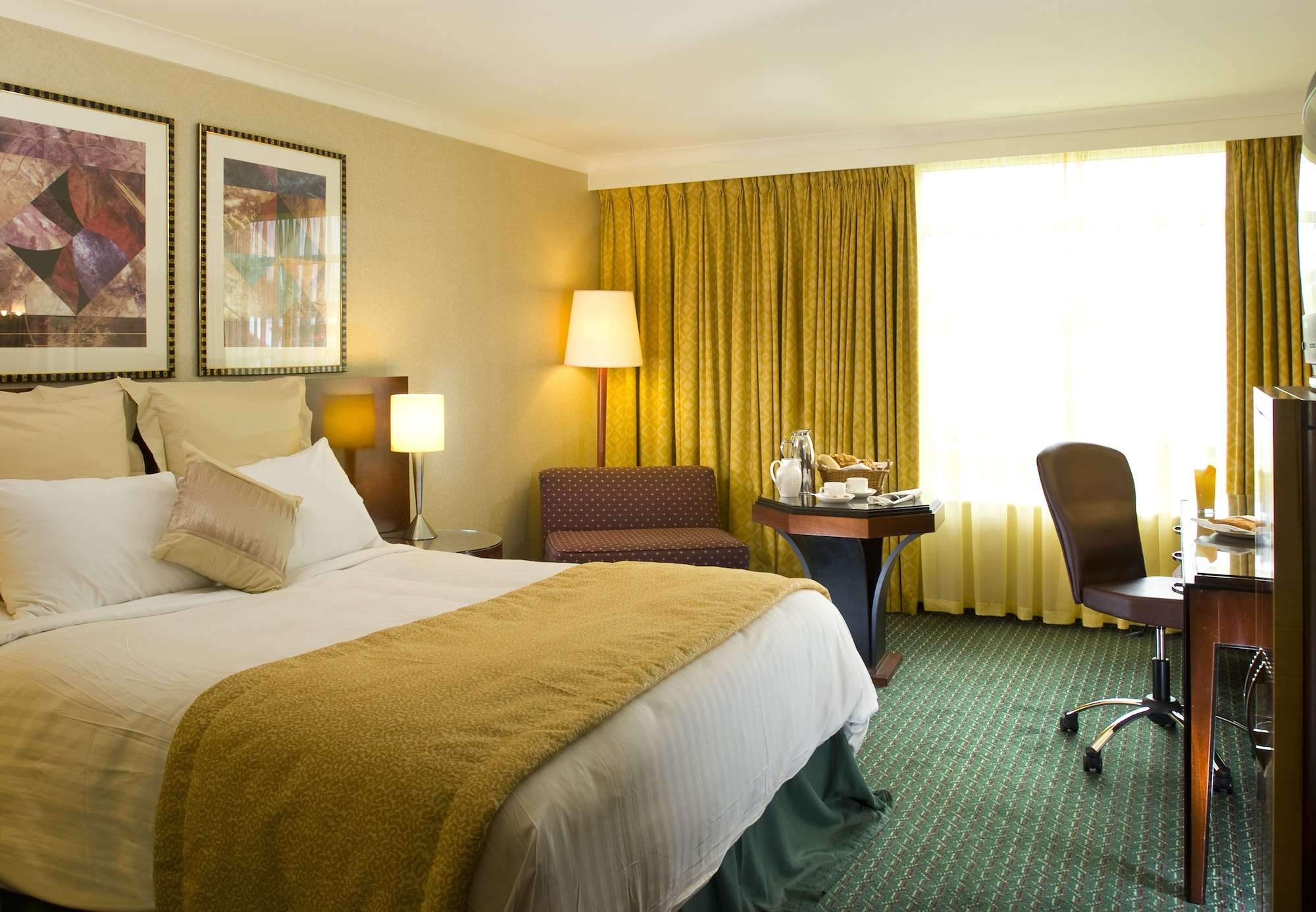 crowne plaza liverpool john lennon airport by ihg