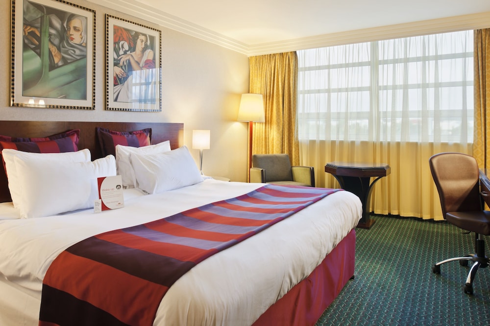 crowne plaza liverpool john lennon airport by ihg