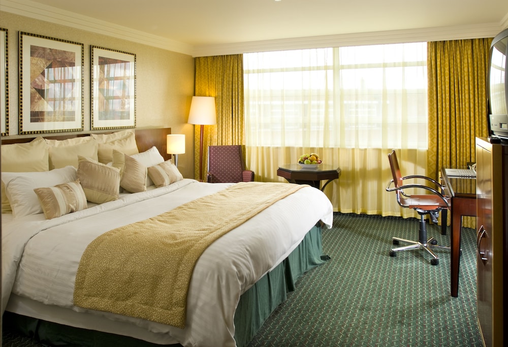 crowne plaza liverpool john lennon airport by ihg