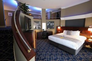 crowne plaza liverpool john lennon airport by ihg