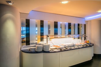 Crowne Plaza Liverpool - John Lennon Airport By Ihg,Liverpool>>Halewood,4 star