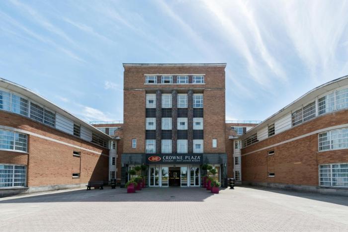 crowne plaza liverpool john lennon airport by ihg