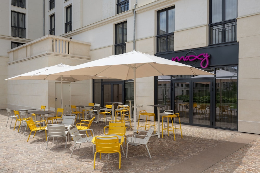 moxy paris clamart
