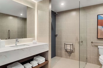 hilton garden inn san jose airport city mall