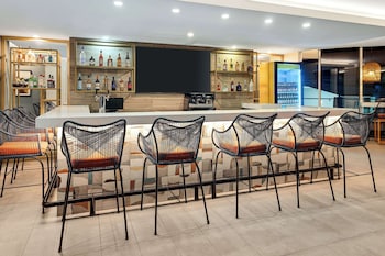 hilton garden inn san jose airport city mall