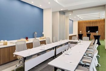 hilton garden inn san jose airport city mall