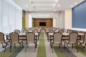 hilton garden inn san jose airport city mall