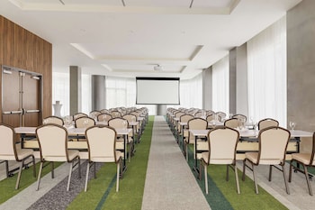 hilton garden inn san jose airport city mall