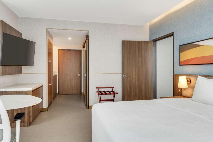 hilton garden inn san jose airport city mall