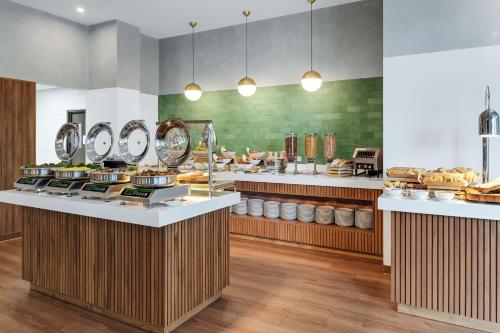 hilton garden inn san jose airport city mall