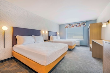 home2 suites by hilton colorado springs airport